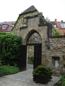 Gate